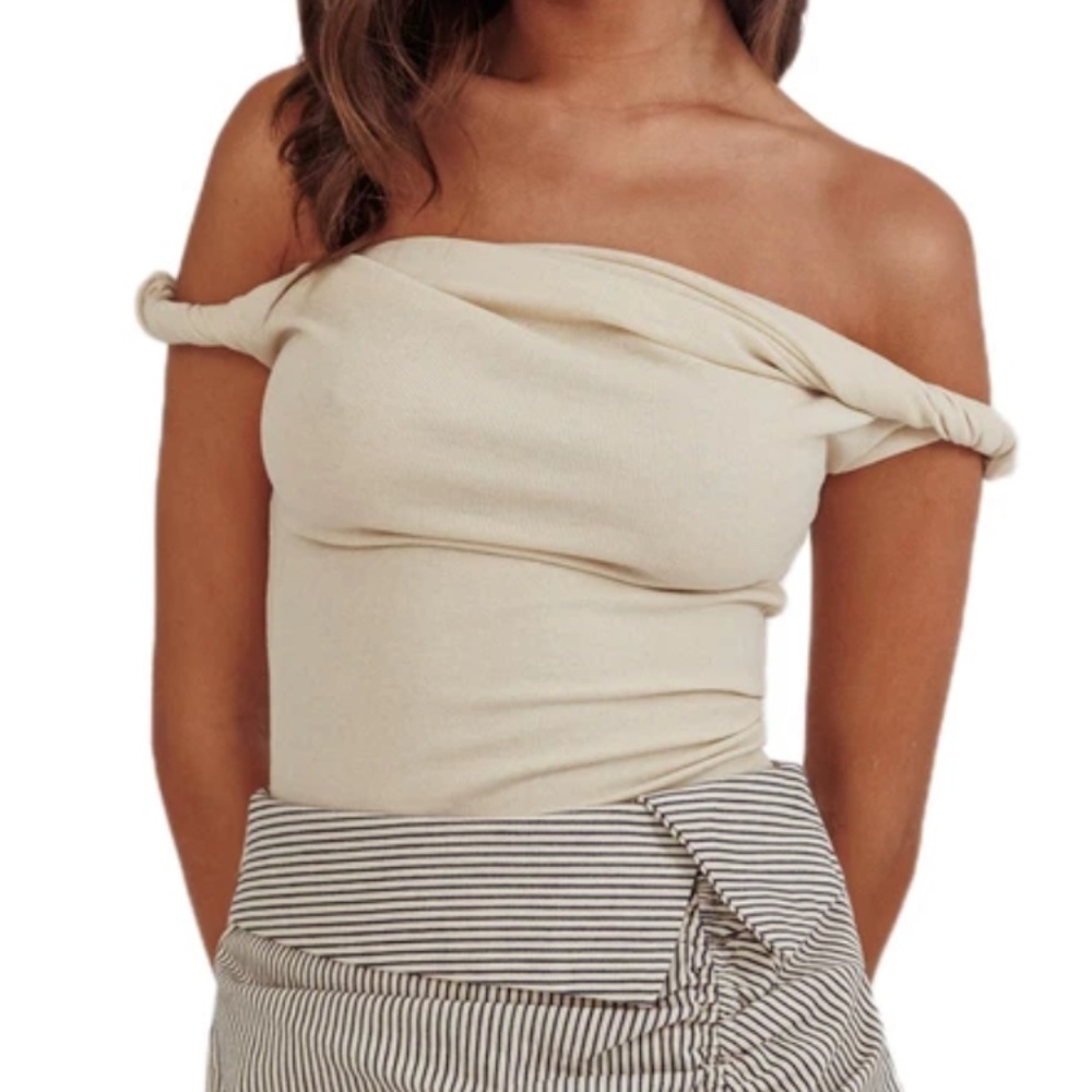 Off the Shoulder Twist Top